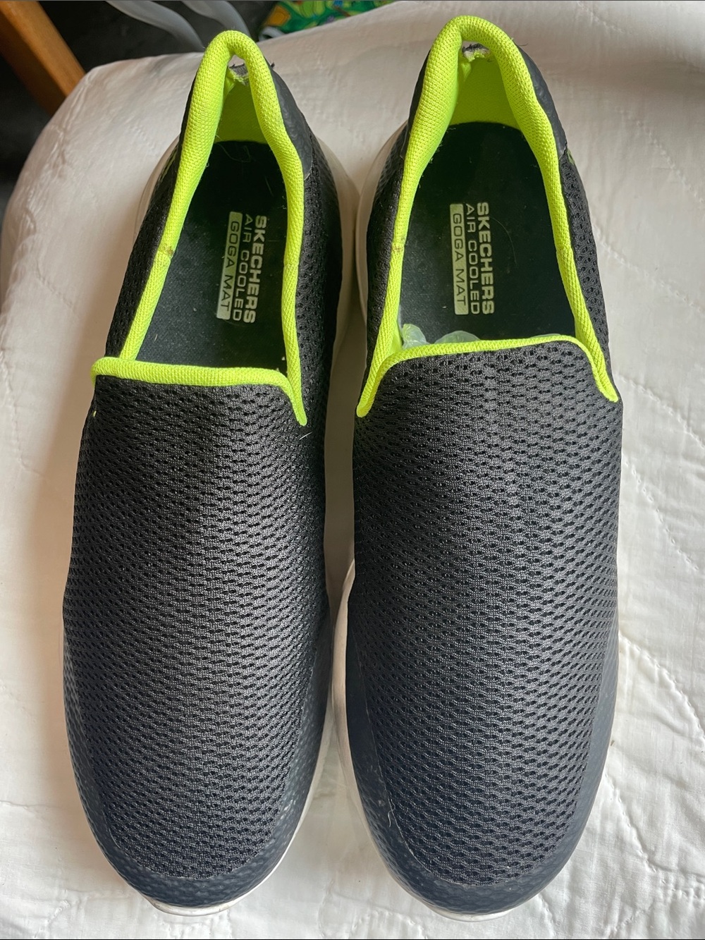Skechers Men's Air Cooled GoGo Mat Gen 5 Black And Green Shoes. Nearly New.